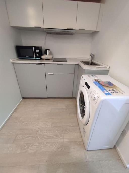 Duomo Porta Venezia Mini Loft Con Wifi E Netflix Apartamento Milão Exterior foto