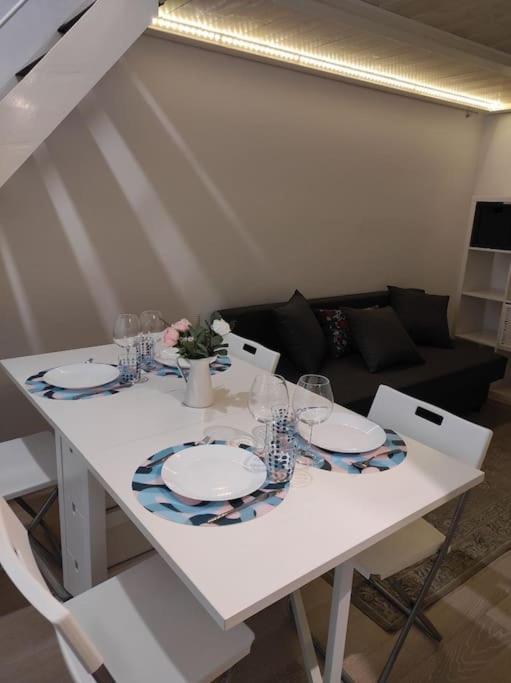Duomo Porta Venezia Mini Loft Con Wifi E Netflix Apartamento Milão Exterior foto