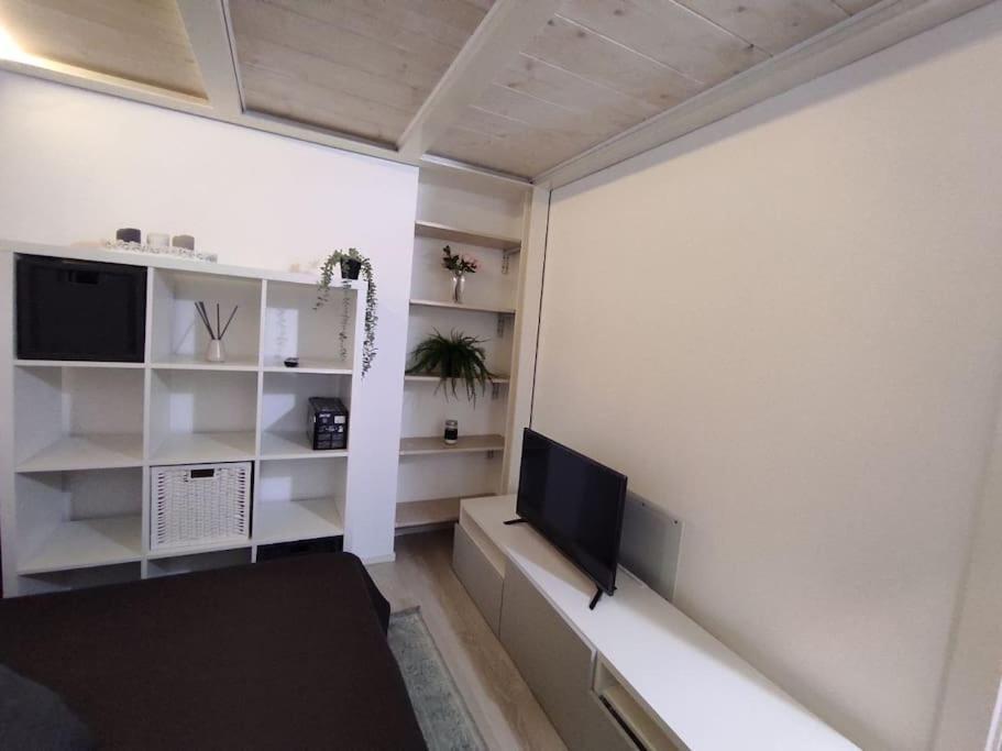 Duomo Porta Venezia Mini Loft Con Wifi E Netflix Apartamento Milão Exterior foto