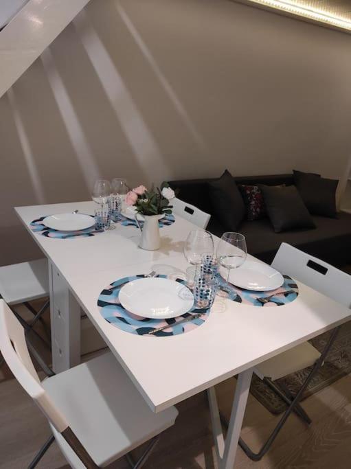 Duomo Porta Venezia Mini Loft Con Wifi E Netflix Apartamento Milão Exterior foto